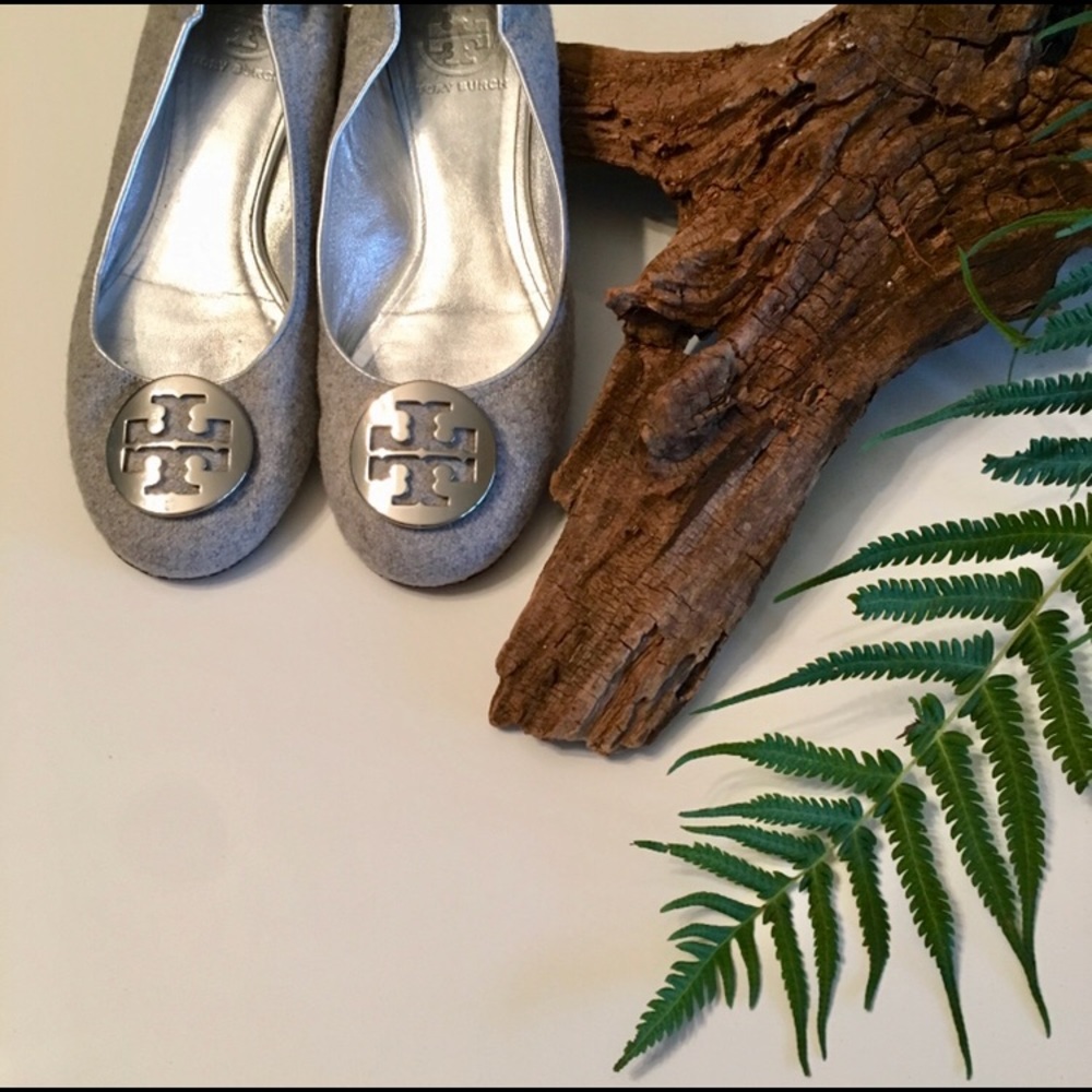 💯Authentic Tory Burch grey Flannel Reva flats